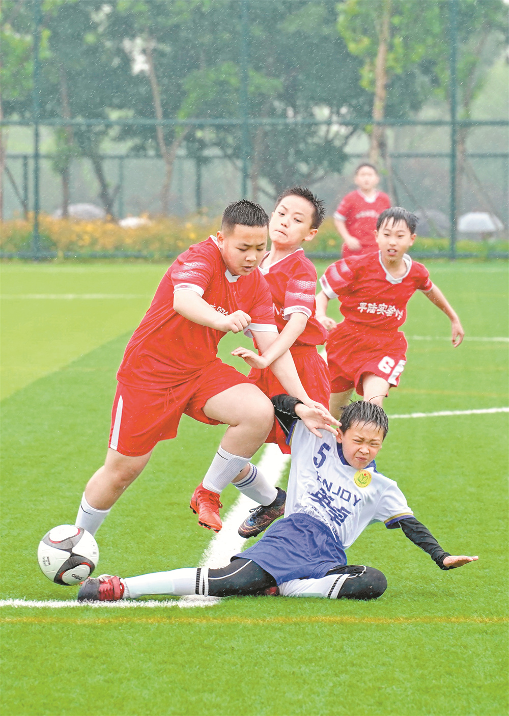 宝威体育官网-精彩的足球比赛中选手们的表现让人动容的简单介绍